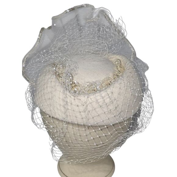 Women's Fancy Tea Party Mesh Floral Wedding Cocktail Hat with Veil NWOT - Picture 1 of 6